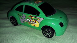 Nagyon szép állapotú VOLKSWAGEN NEW BEETLE - VW BOGÁR műanyag játék autó 15 cm a képek szerint
