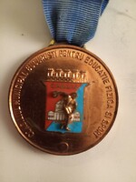 Román bajnoki versenyérem, tűzzománcozott, aranyozott