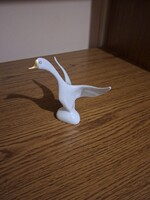 Hollóházi Schrammel Imre porcelán liba arany festéssel. 15,3 cm. Jelzett