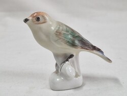 Régi Aquincumi kisméretű porcelán madár gyönyörű kézi festéssel hibátlan állapotban 5 cm. magas