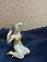 Hollóházi porcelán hölgy
