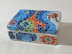 Porcelán szelence doboz 8x6x3cm Lloret de Mar Gaudi mintás