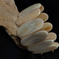 Gyöngyház  karkötő 4 cm-es