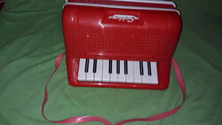 Retro NÉMET műanyag működő játék papírsípos tangóharmonika a képek szerint