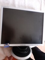 Samsung Master 740 N monitor.