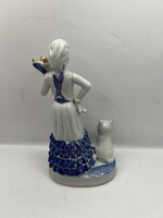 Régi porcelán figura, hölgy macskával. 6296