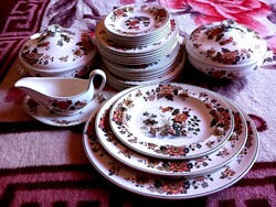 Angol Wedgwood porcelán étkészlet 31 db-os