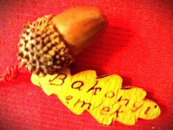 Régi utazó emlék kicsi fa faragott makkos fa levél festett falidísz BAKONY a képek szerint