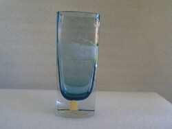 Skandináv Sommerso technológiával készült üvegváza gravirozással - 739 gramm súlyú