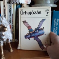 11 db búvár zsebkönyv