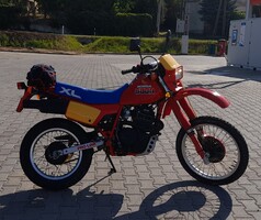 1985-ös gyártású RFVC motorral szerelt Honda XL500R-F PD05 Túra Enduro Osztrák papiros