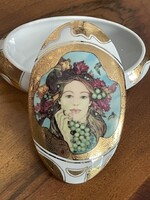 Faragó Miklós tervezte „Négy évszak: Ősz” dekorációval hollóházi porcelán bonbonier