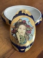 Faragó Miklós tervezte „Négy évszak: Ősz” dekorációval hollóházi porcelán bonbonier