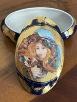 Faragó Miklós tervezte „Négy évszak: Tél” dekorációval hollóházi porcelán bonbonier