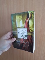 Angol nyelvű könyv , Maria V Snyder : Poison study