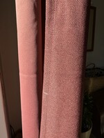 Vastag, huzat és fénygátló függöny