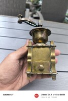 Ritkaság, Antik kàvédaràló ,Mini kis méretben bors cukor daràlónak is.Biedermeier