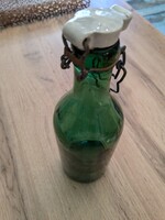 Régi vintage Zöld csatos üveg., 0,5 l -es.