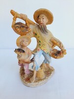 Ázsiai halász gyermekkel biszkvit porcelán szobor