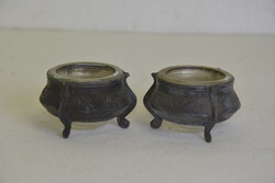 Régi ezüstözött, 3 lábú só- és borstartó A083