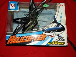 Modell helikopterek 2 darab egyben távirányítóval dobozával NEM tesztelt képek szerint