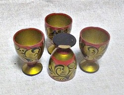 OROSZ NÉPMŰVÉSZETI KÉZZELFESTETT FA KUPICA (3+1 DB, 8 x 5 cm, 1 db sérült)