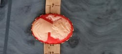 Piros fehér kitűző Bross