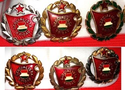Szocreál Kiváló Szocialista Brigád arany és bronz kitüntetések csomagban 6 db egyben képek szerint