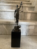 Justitia, az igazság Istennője - bronz szobor