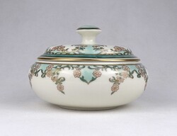 1U224 Nagyméretű vajszínű Zsolnay virágmintás porcelán bonbonier