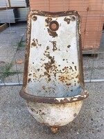 Öntöttvas falikút