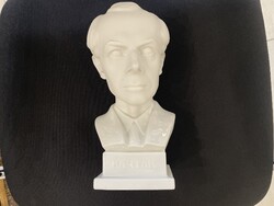 Herendi Bartók Béla büszt mellszobor