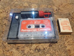 Retro magnó fejtisztító kazetta dobozában hi-fi flakon üres