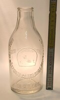 "Budapesti Központi Általános Tejcsarnok R.T., Védjegy K.T. 5 dl" tejesüveg (3506)