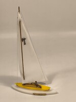 Retro plexi vitorlás réz figurával "Balatoni emlék" 19 cm magas