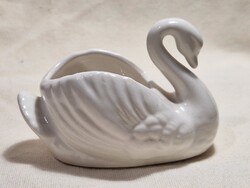 Porcelán hófehér hattyú figura hibátlan állapotban 10 cm. hosszú