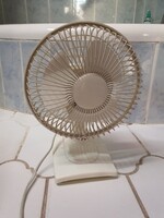 Retro kisebb asztali ventillátor