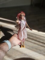 Mattel Barbie – Unique Hair and Outfit