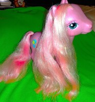 Gyönyörű minőségi nagy méretű HASBRO Dús sörényes My Little Pony lovacska 24 cm a képek szerint
