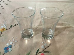 Két röviditalos kupicás üveg pohár