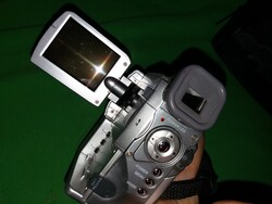 SONY DVX 801 videokamera táskájában akku nélkül teszteletlen így alkatrészként árulom képek szerint