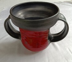 Hibátlan kétfülű Koller Éva váza, 17,5 cm magas