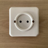 Régi fehér konnektor