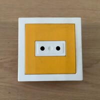 Régi sárga / fehér konnektor