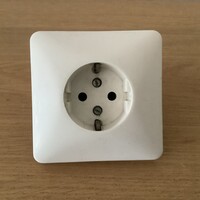 Régi fehér kontakta konnektor