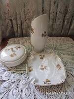 ARANY RÓZSÁVAL DÍSZÍTETT HOLLÓHÁZI PORCELÁN KÉSZLEL  KÉPEK S