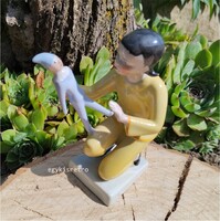 Kőbányai Drasche porcelán babázó kislány