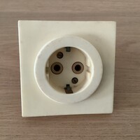 Régi fehér konnektor