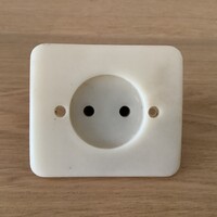 Régi fehér konnektor