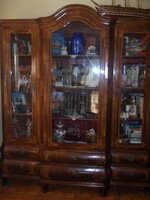 Felújított antik Könyvszekrény